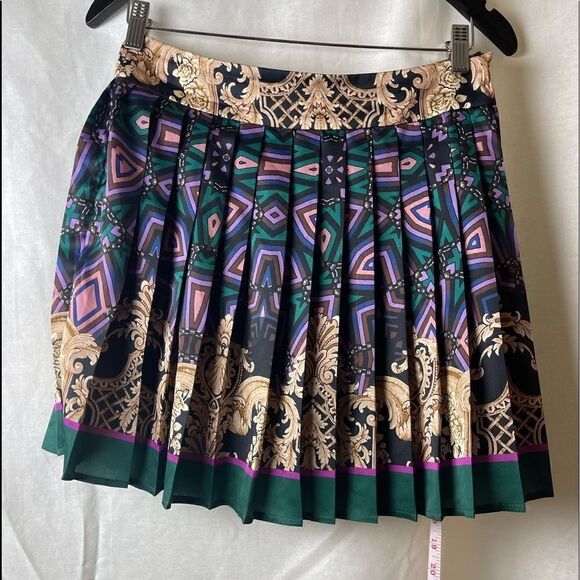 Emerald green skirt set - Picture 13 of 16